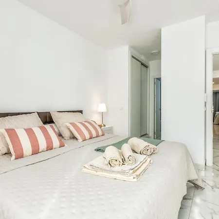 Apartment In La Maestranza Marbella