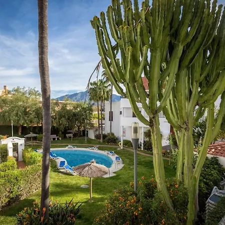 In La Maestranza Apartment