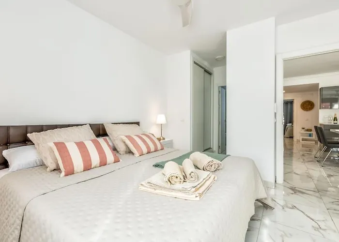Appartamento In La Maestranza Marbella